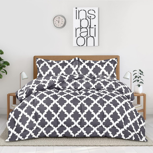 New Queen Size Grey & White Patterned 3 Piece Comforter Set in Bedding in North Bay - Image 4
