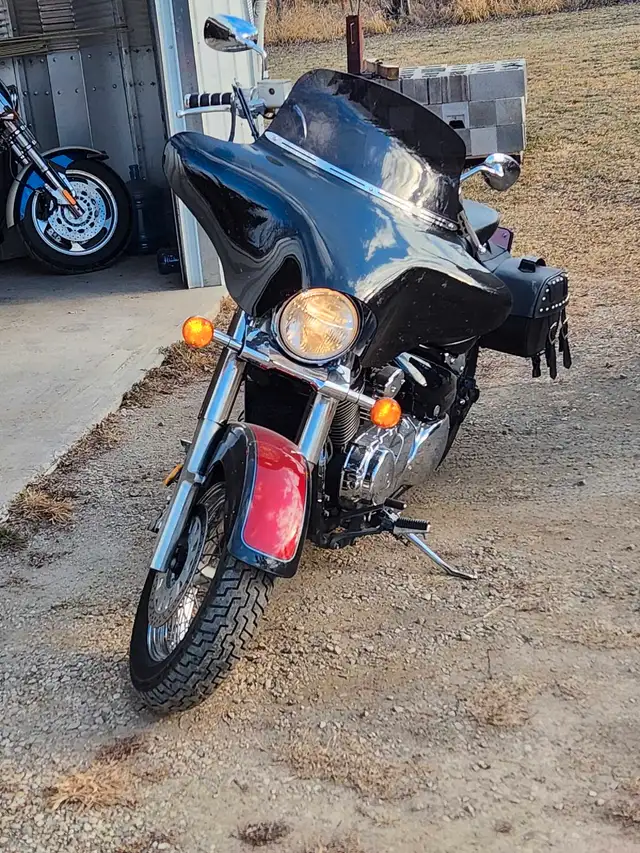 01 suzuki vl800 in Street, Cruisers & Choppers in Edmonton - Image 4
