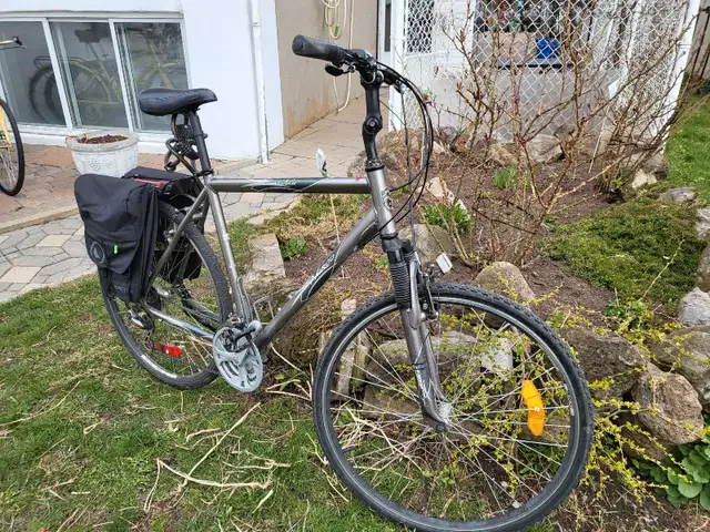 norco hybrid top shape 150$firm in Cruiser, Commuter & Hybrid in City of Montréal - Image 2