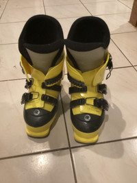 Yellow size 3 adult 21.5 cm ski boots