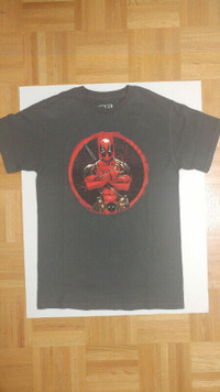 MARVEL Deadpool T-Shirt - Small
