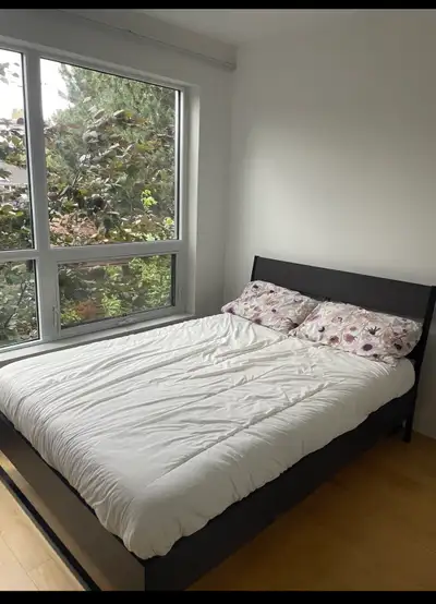 Private Room for Rent – Midtown Toronto, Yonge & Eglinton ‍♀️ 3-minute walk to Line 1 & 5 subway, Eg...