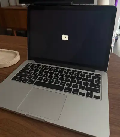 Apple MacBook Pro 13-inch (Retina, i5" Early 2015) - In good condition. Needs OS reinstalled. - Come...