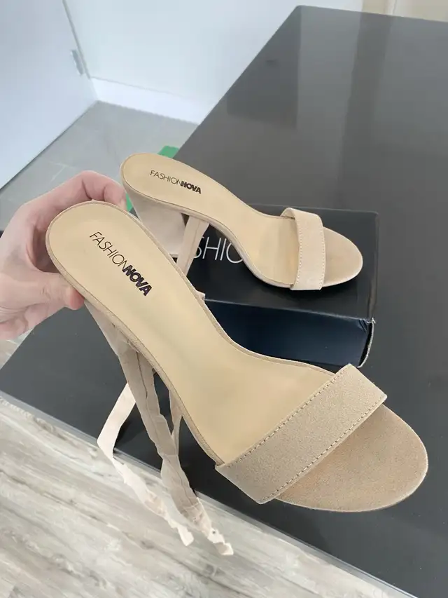 Fashion Nova Heels, Size 9- 10 in Women's - Shoes in City of Toronto - Image 2
