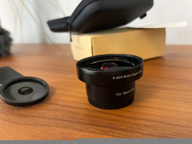 Aukey 2 in 1 Macro & Wide angle lens for smartphones64247148573570123