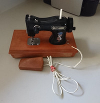 Vintage Holly Hobbie Sewing Machine