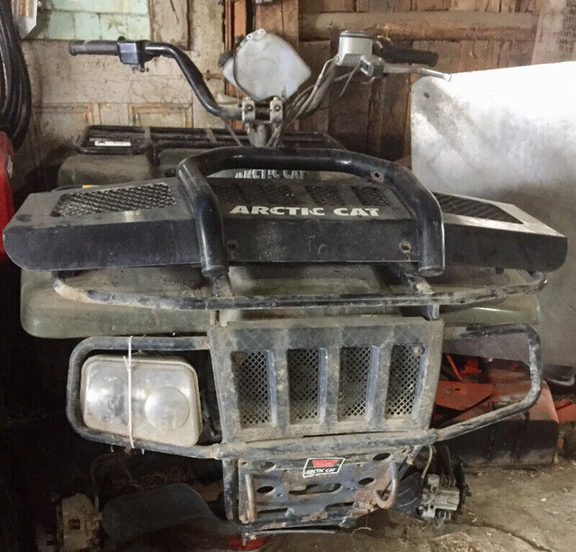 PARTING OUT 2003 ARCTIC CAT 250cc 4x4 semi auto 5 speed in Other in Ottawa - Image 3
