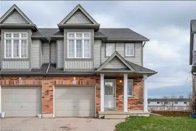 Spacious 1-Bedroom Basement – Steps from The Boardwalk