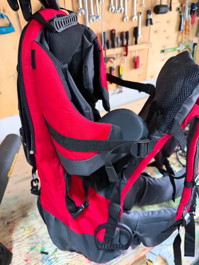 Deluxe Red Baby Toddler Backpack Cross Country Carrier in Strollers, Carriers & Car Seats in Longueuil / South Shore - Image 6