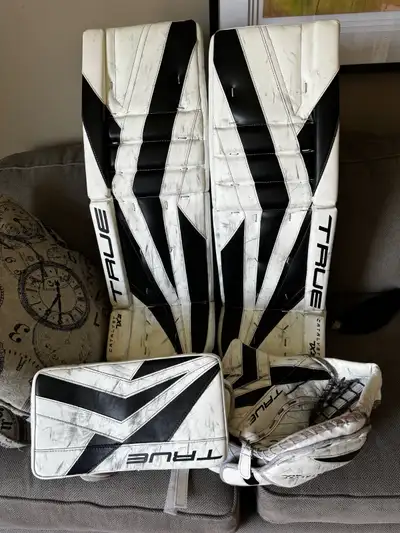 Selling a used set of True Catalyst 7x3 pads at 34 + 2 .