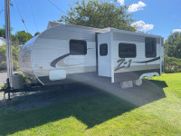 2013 Crossroads Travel Trailer (stored for the winter)