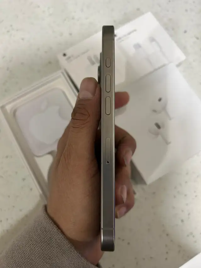 Natural titanium iPhone 15 Pro 128 GB **Airpods Pkg/Deliver**63008306801665121