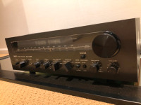 Akai AA-1135 AM/FM Stereo Receiver (1970's).