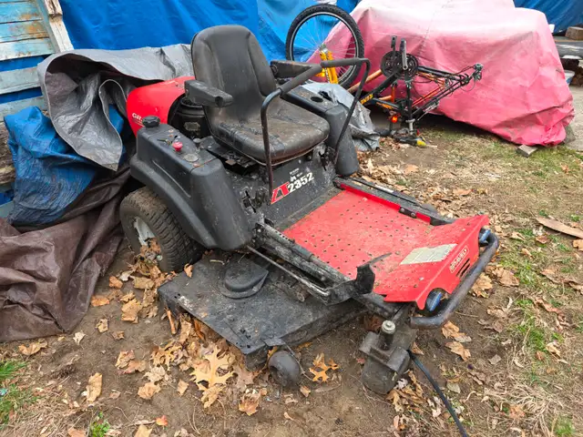 Gravely ZT2352 Zero-Turn Mower Commercial Grade 2 Tanks Tractor in Lawnmowers & Leaf Blowers in Windsor Region - Image 8