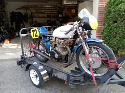 - kick start only, electrical starter removed and blocked off, 2 into 1 Hooker exhaust, Avon tires,...