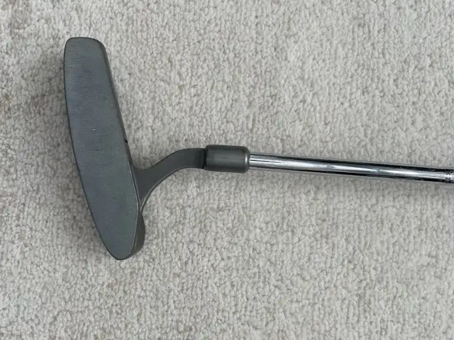 Knight Comptech milled faced 201 putter RH with Scotte grip in Golf in Oakville / Halton Region - Image 4