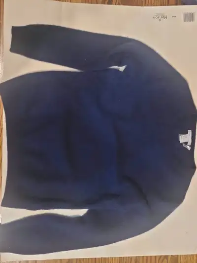 This is a gently sweater from H&M made from 100% cashmere, perfect for adding a touch of luxury to y...