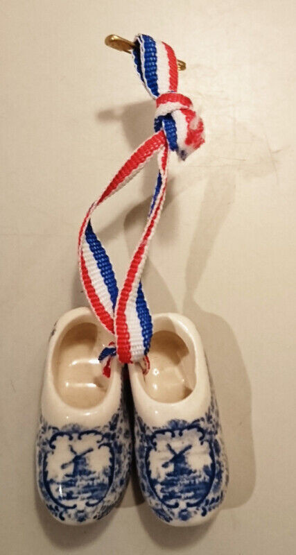 Vintage Miniature Pair  Clogs Ornate Delft Blue Holland Windmill in Arts & Collectibles in Oshawa / Durham Region - Image 2