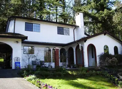 2 Rooms for Rent – Pet-Friendly Home on Private Acreage | Langley, BC $1,000–$1,400 incl. utilities...