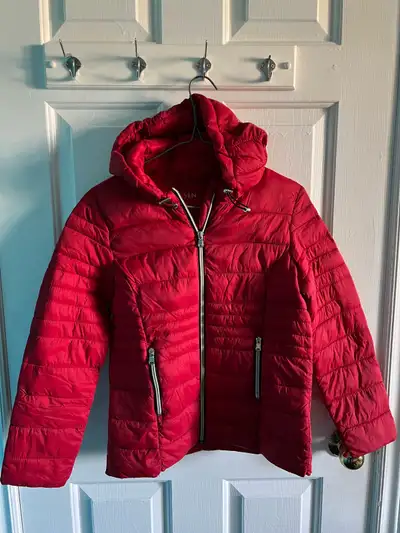 Stay warm and stylish with this Point Zero red puffer jacket featuring a hood and a lightweight desi...