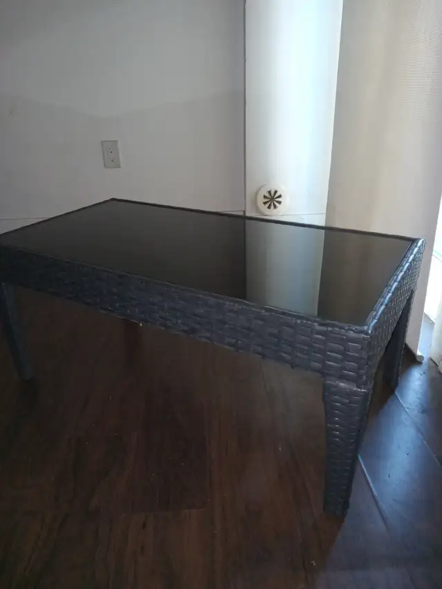 Black Wicker Coffee Table with Glass Top in Coffee Tables in City of Toronto - Image 5