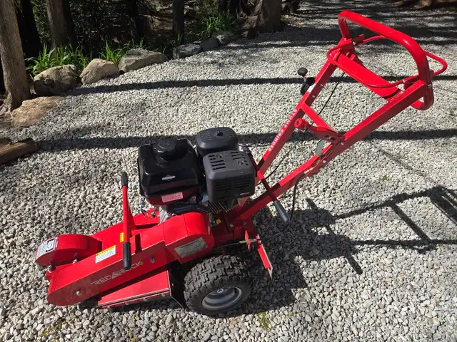 Stump grinder in Outdoor Tools & Storage in Owen Sound - Image 2