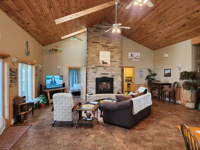 *SALE*Big Beautiful Beach House (with Hot tub) - Vacation Rental in Prince Edward Island in Canada - Image 5