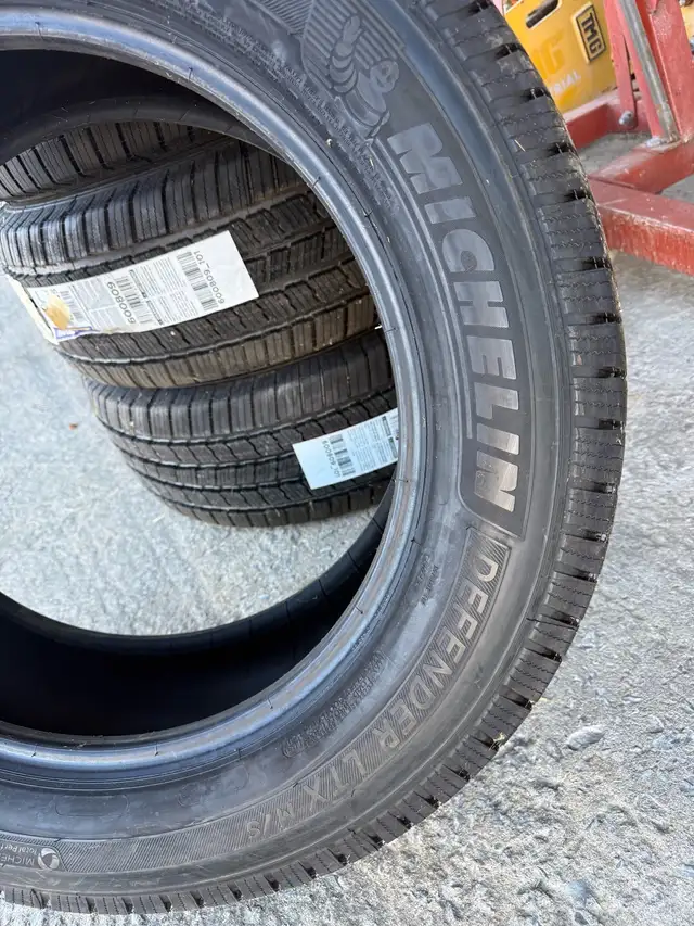 Michelin Defender Summer Tires  in Tires & Rims in Renfrew - Image 3
