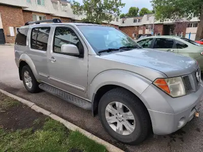 Selling 2007 Nissan Pathfinder. Has over 350,000. Always starts has not let me down in the time I ha...