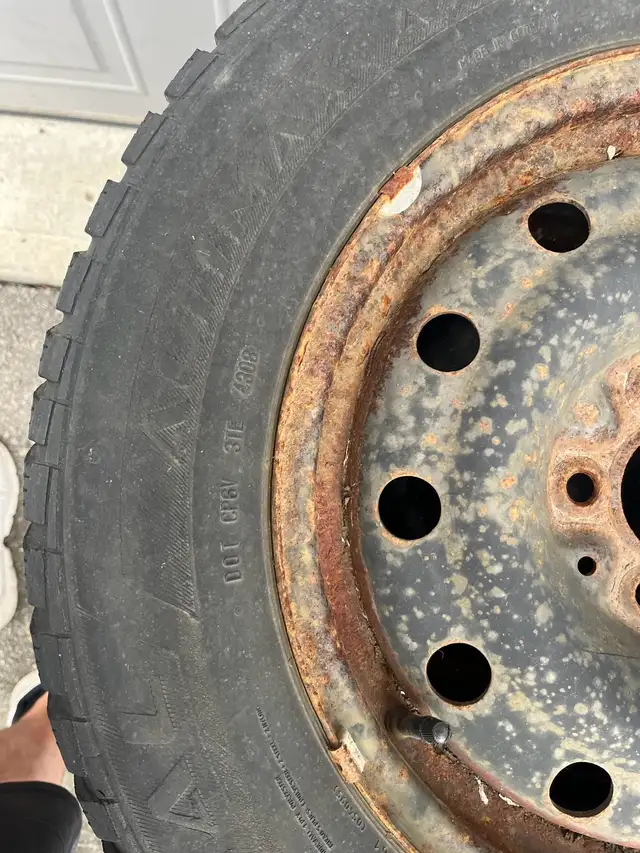 Winter tires 215/65r16 in Tires & Rims in Markham / York Region - Image 10