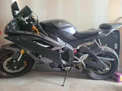 2007 Yamaha yzf 609 for sale. Mint condition. 2 keys (1 master) Brakes done last year. Tubened to sh...
