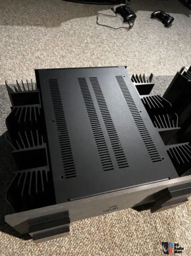 Pair of Krell MDA 300 Mono Block Amplifiers Pure Class A in Stereo Systems & Home Theatre in Mississauga / Peel Region - Image 4