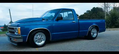 1987 S 10 zero rust, rolling chassis, no engine or transmission. Professional built rear frame with...