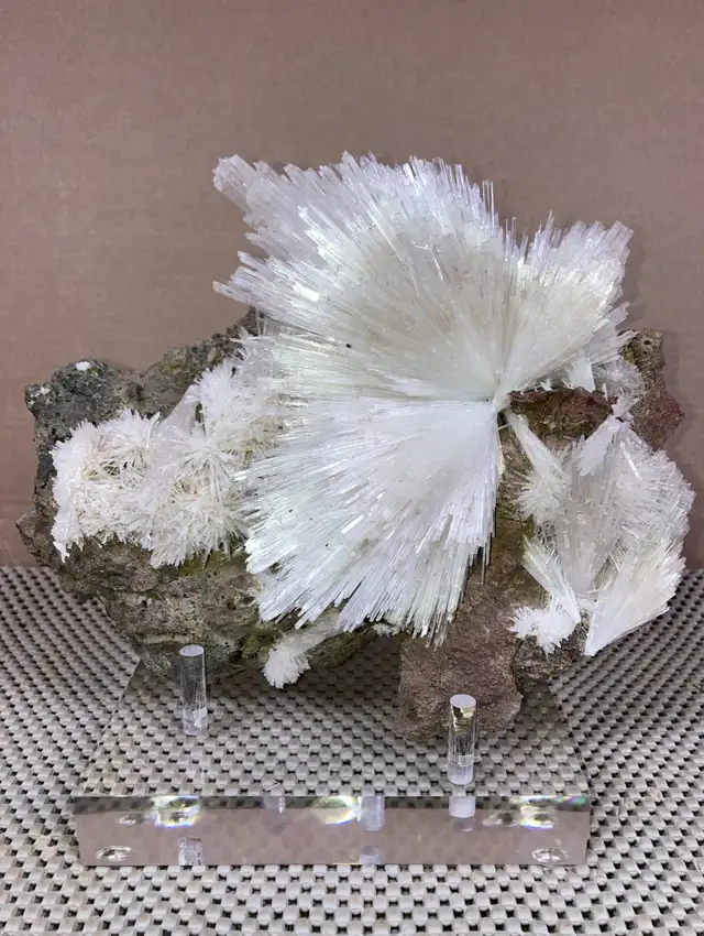 Mineral Specimen-Scolecite in Arts & Collectibles in Thunder Bay - Image 6