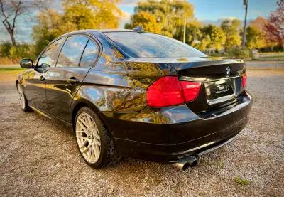 Helping my friend to sell this BMW, he bought it for his son to teach him to drive a standard, but t...