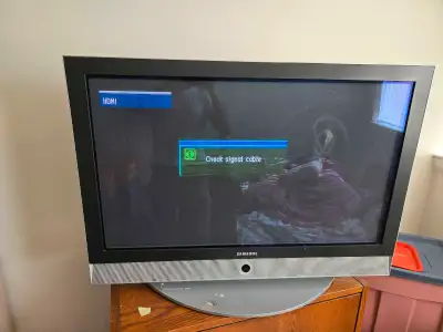 FREE No TV Remote but there navigation buttons on the side MUST PICKUP by April 2nd or it will be th...