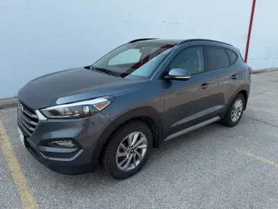 2018 Hyundai Tuscon, 126, 654 KM, 2-way Command Start installed 2024, Winter tires, Bluetooth, Apple...