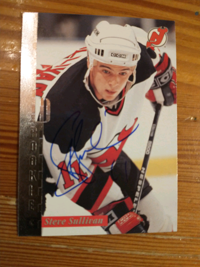 Nice NHL Steve Sullivan autographed Donruss rookie card 1997, View more