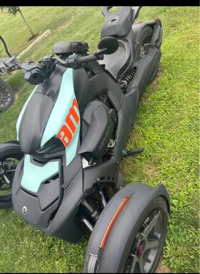 The 2023 Can-Am Ryker 900, automatic transmission . This only has 1295.90 kilometers on it and is in...