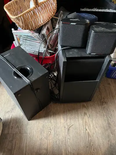Bose speaker set with woofer , View more