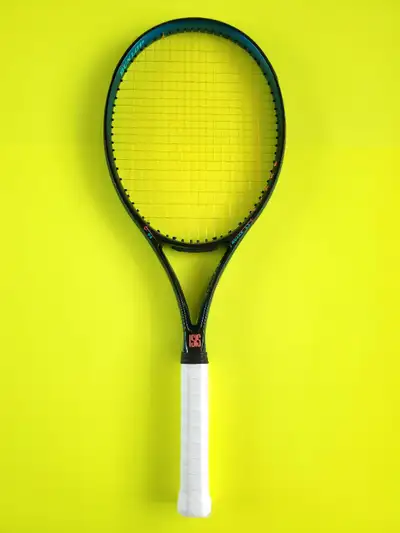 Dunlop QUAKE 8.2 Tennis Racquet, View more