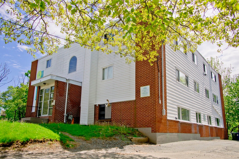 1 Bedroom Apartment for Rent — 4 Alfred Street, Dartmouth | Long Term ...