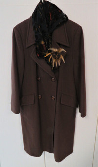 Manteau couleur brun roux fait de Mohair, alpaga, Virgin wool