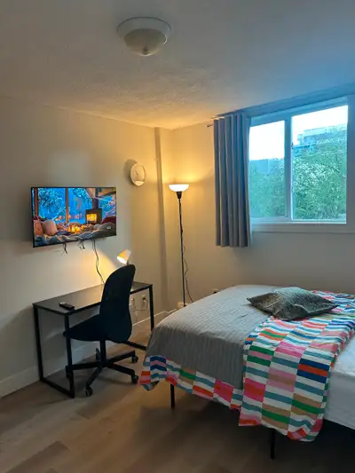 Private Room in Beltline – Central Calgary