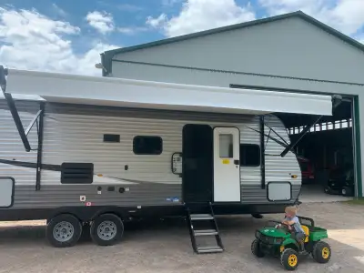 Jayco Jay Flight SLX 8 travel trailer 267BHS with slide out Weight distribution hitch and other acce...