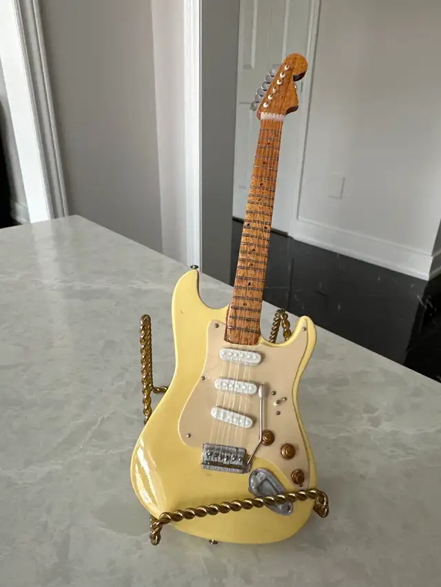 Miniature replica of a Fender Stratocaster electric guitar. in Guitars in Mississauga / Peel Region - Image 8