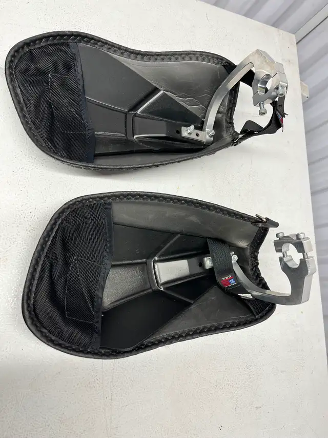 Arctic Cat Speedo, Pre Stud 137 Track and more !! in Snowmobiles in Ottawa - Image 6