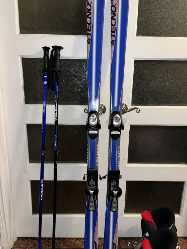 167 Tecno Pro ski with boots ,poles in Ski in Markham / York Region - Image 8