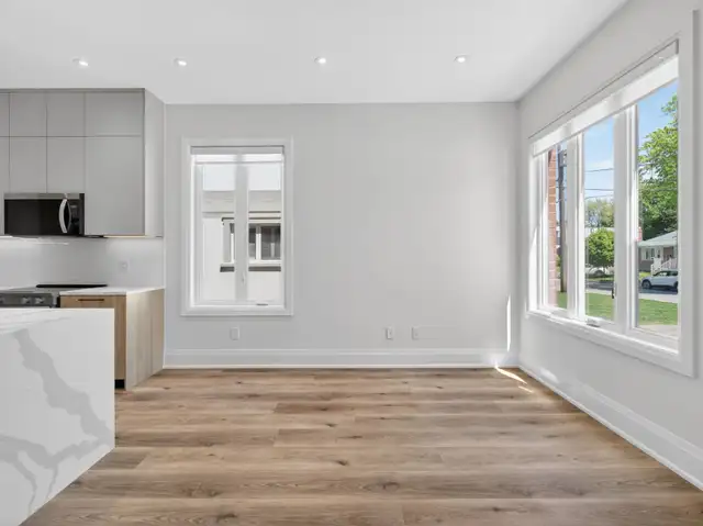 2 Bed, 2 Bath Apartment - 28 Norcross Road, Unit 3 in Long Term Rentals in City of Toronto - Image 7