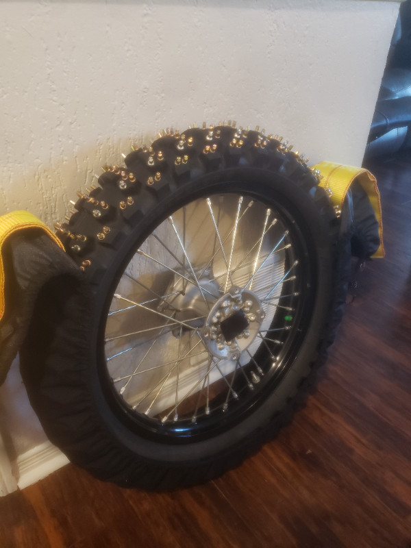 Studded tires in Dirt Bikes & Motocross in Markham / York Region - Image 2